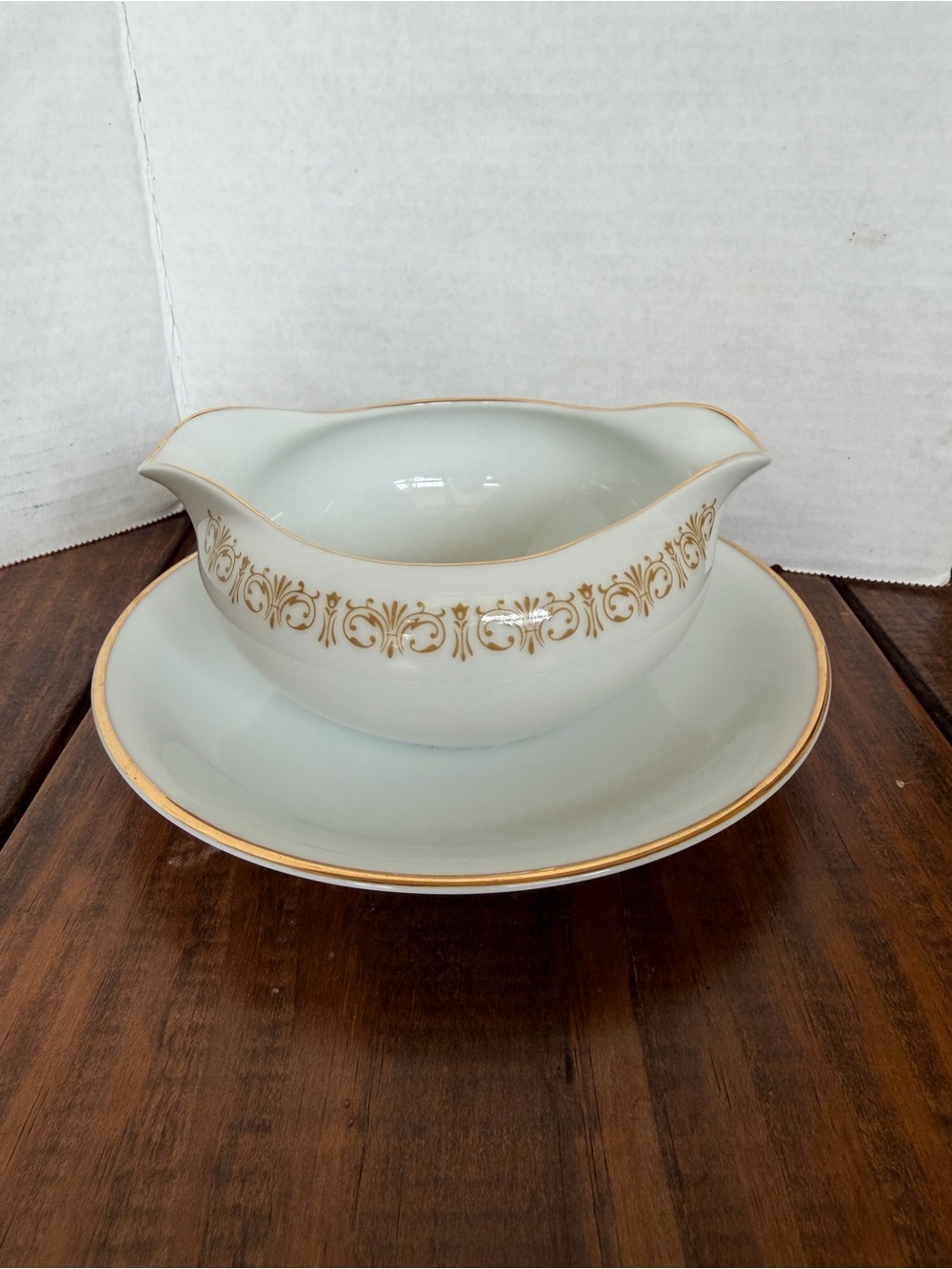 Sheffield Imperial Gold Gravy Boat Set with Underplate